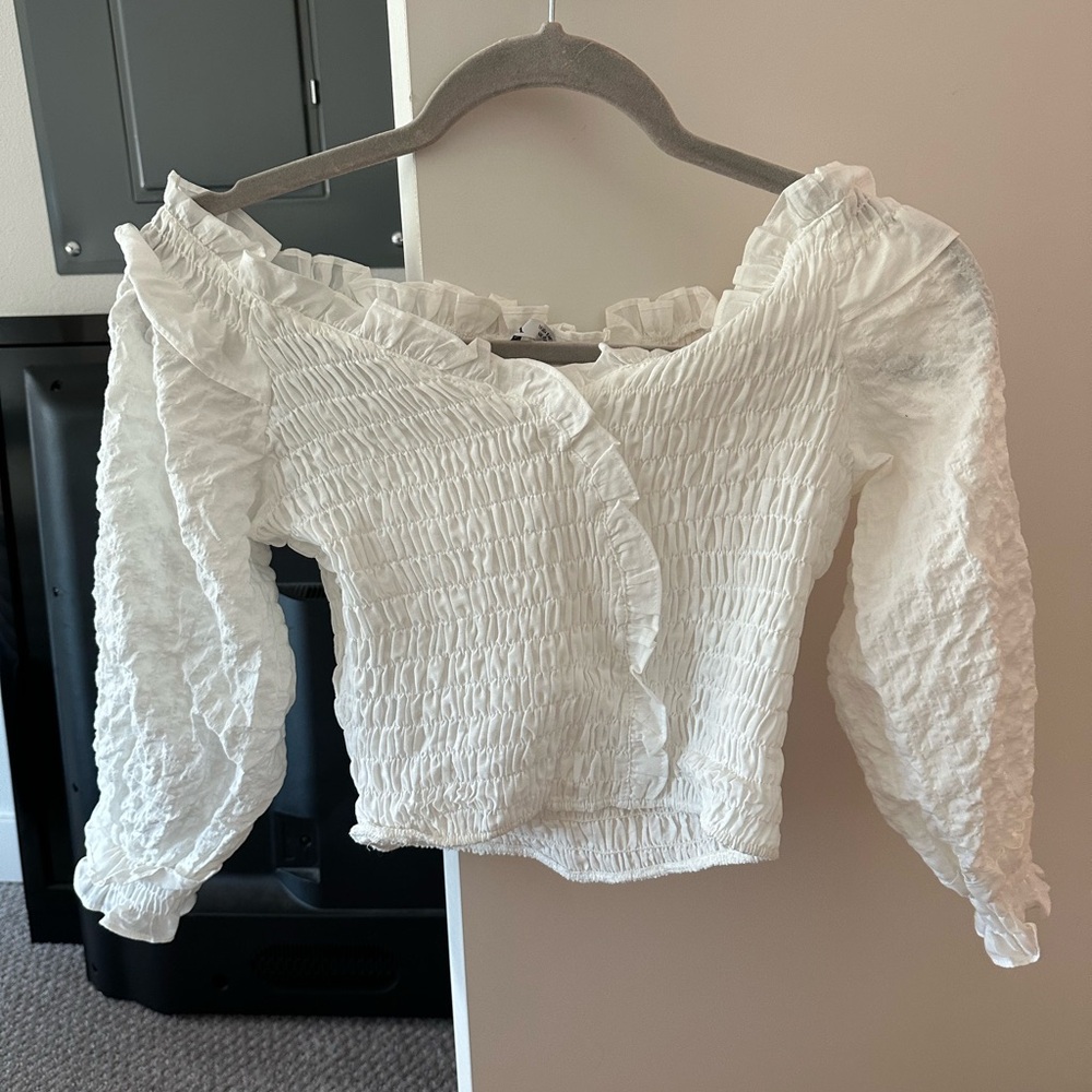 White off shoulder crop